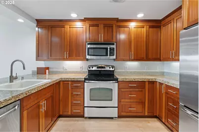 520 SE Columbia River Dr #212, Vancouver, WA 98661 - Photo 9