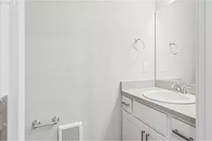 1224 SE 151st Ave, Portland, OR 97233 - Photo 3