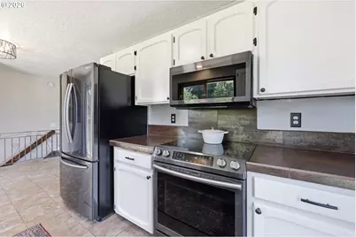 102 Sherwood Ln, Castle Rock, WA 98611 - Photo 9