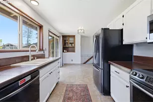 102 Sherwood Ln, Castle Rock, WA 98611 - Photo 11