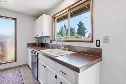 102 Sherwood Ln, Castle Rock, WA 98611 - Photo 7