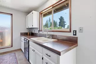 102 Sherwood Ln, Castle Rock, WA 98611 - Photo 7