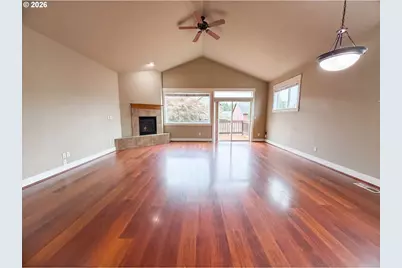 39570 Wall St, Sandy, OR 97055 - Photo 3