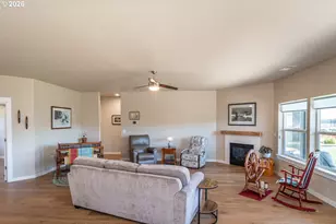836 Durham Ave, Sutherlin, OR 97479 - Photo 17