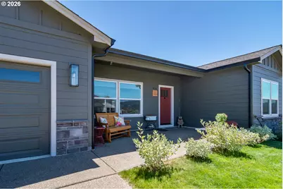 836 Durham Ave, Sutherlin, OR 97479 - Photo 3