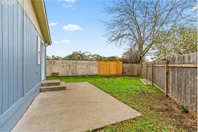 1202 N Park Ave, Eugene, OR 97404 - Photo 27