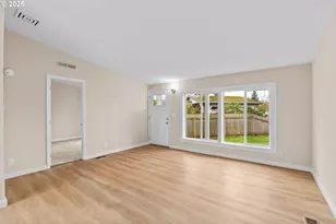 1202 N Park Ave, Eugene, OR 97404 - Photo 5