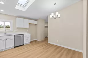 1202 N Park Ave, Eugene, OR 97404 - Photo 17