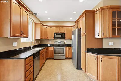 340 NE 7th St, Dufur, OR 97021 - Photo 9