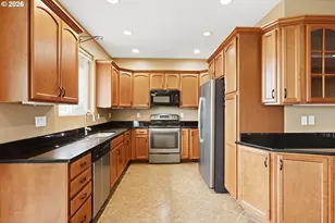 340 NE 7th St, Dufur, OR 97021 - Photo 9