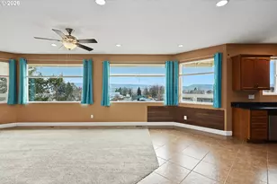 340 NE 7th St, Dufur, OR 97021 - Photo 3