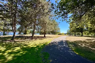 614 S Nevada St, Portland, OR 97219 - Photo 39