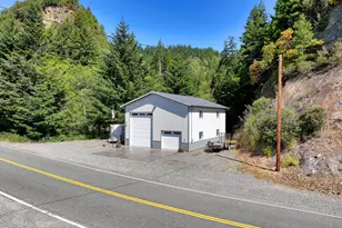 95950 N Bank Rogue River Rd, Gold Beach, OR 97444 - Photo 17