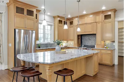 10667 Hovenden Ln, Woodburn, OR 97071 - Photo 17