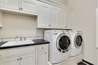 10667 Hovenden Ln, Woodburn, OR 97071 - Photo 37