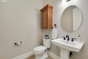 10667 Hovenden Ln, Woodburn, OR 97071 - Photo 31