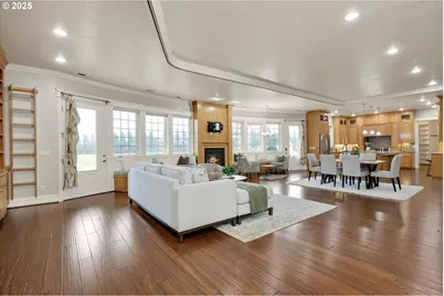 10667 Hovenden Ln, Woodburn, OR 97071 - Photo 11