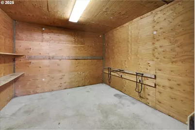 10667 Hovenden Ln, Woodburn, OR 97071 - Photo 45