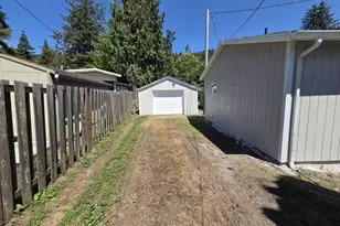 509 Garibaldi Ave, Garibaldi, OR 97118 - Photo 33