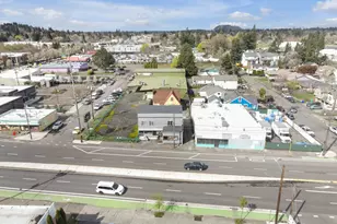 8325 8329 SE Division St, Portland, OR 97266 - Photo 5