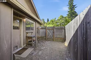 1215 Rio Glen Dr, Eugene, OR 97401 - Photo 37