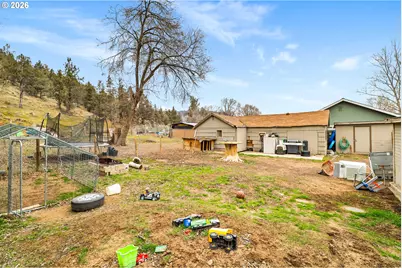 2460 SE Melrose Dr, Prineville, OR 97754 - Photo 23