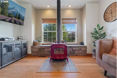 1051 Cannon Dr, Hood River, OR 97031 - Photo 5