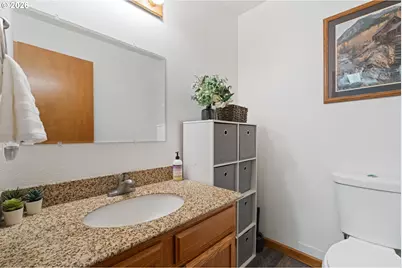 1051 Cannon Dr, Hood River, OR 97031 - Photo 17