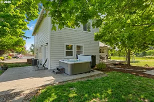 1051 Cannon Dr, Hood River, OR 97031 - Photo 25