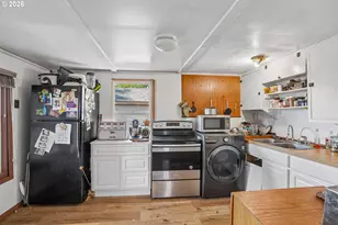 464 S 12th St, Saint Helens, OR 97051 - Photo 9