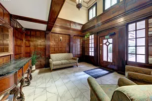 1811 NW Couch St, Portland, OR 97209 - Photo 5