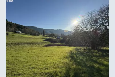 1192 W Harris Hills Dr, Roseburg, OR 97471 - Photo 7