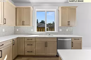 618 NE Trillium Dr, Estacada, OR 97023 - Photo 13