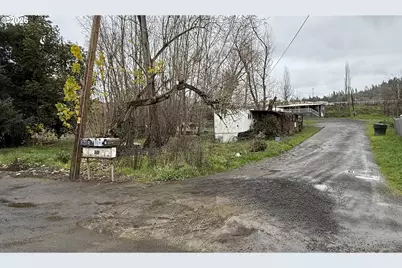 1713 SE Mill St, Roseburg, OR 97470 - Photo 11