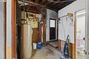 190 E 3rd St, Coquille, OR 97423 - Photo 43