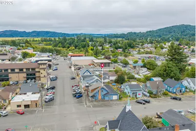 190 E 3rd St, Coquille, OR 97423 - Photo 7