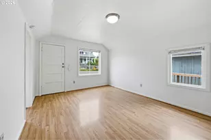 308 SW 2nd St, McMinnville, OR 97128 - Photo 5