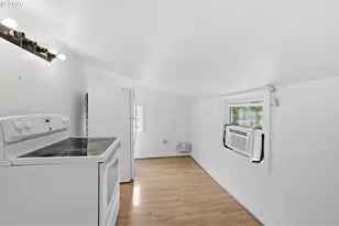 308 SW 2nd St, McMinnville, OR 97128 - Photo 9