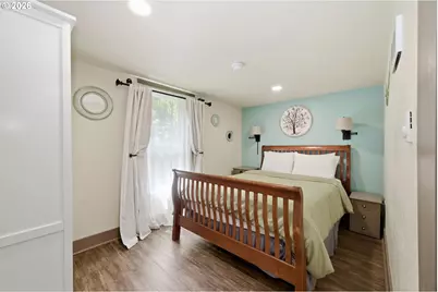 327 6th St, Springfield, OR 97477 - Photo 17