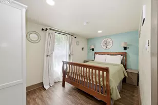 327 6th St, Springfield, OR 97477 - Photo 17