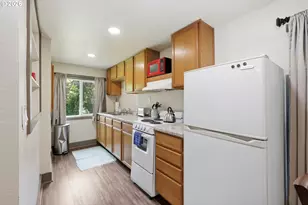 327 6th St, Springfield, OR 97477 - Photo 13