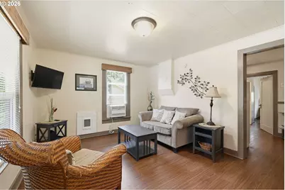 327 6th St, Springfield, OR 97477 - Photo 19