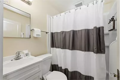 327 6th St, Springfield, OR 97477 - Photo 25