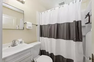 327 6th St, Springfield, OR 97477 - Photo 25