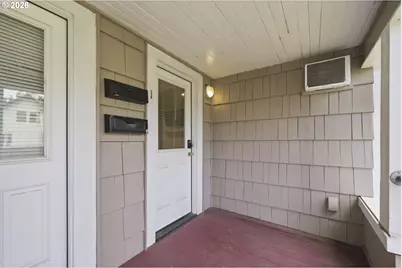 327 6th St, Springfield, OR 97477 - Photo 5