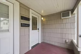 327 6th St, Springfield, OR 97477 - Photo 5