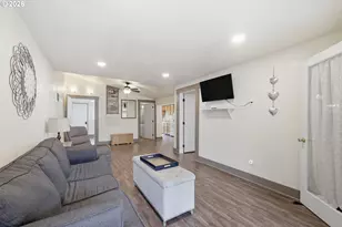 327 6th St, Springfield, OR 97477 - Photo 7