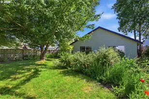 340 SW 7th St, Dundee, OR 97115 - Photo 39
