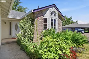 340 SW 7th St, Dundee, OR 97115 - Photo 3