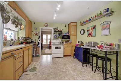 409 N Main St, Klickitat, WA 98628 - Photo 9